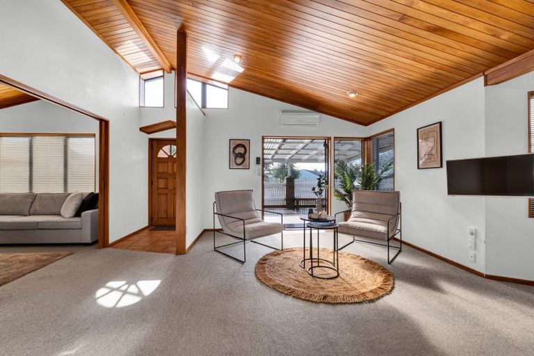 Photo of property in 8 Argyle Place, Highlands Park, New Plymouth, 4312