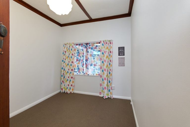Photo of property in 40 Derwent Street, Island Bay, Wellington, 6023