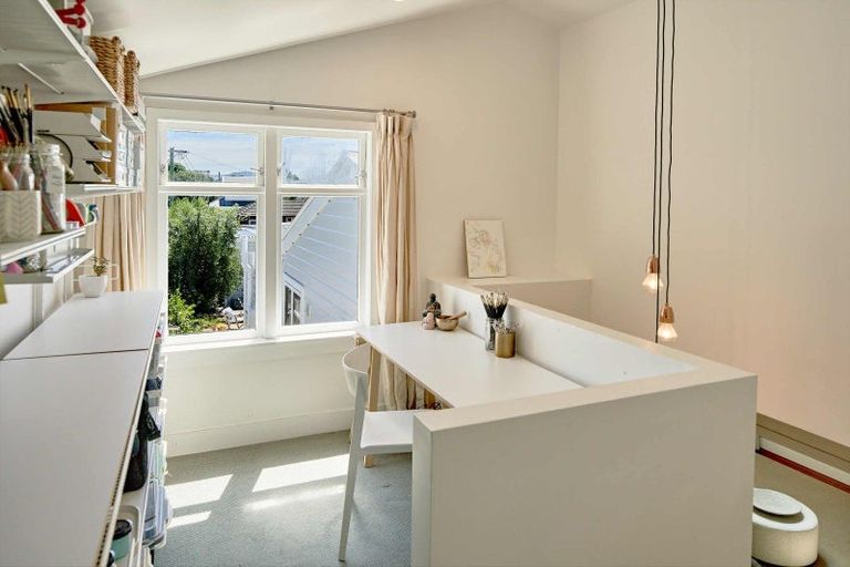 Photo of property in 386 Muritai Road, Eastbourne, Lower Hutt, 5013