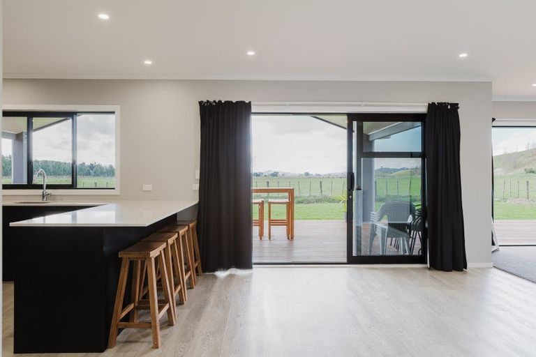 Photo of property in 23a Edward Street