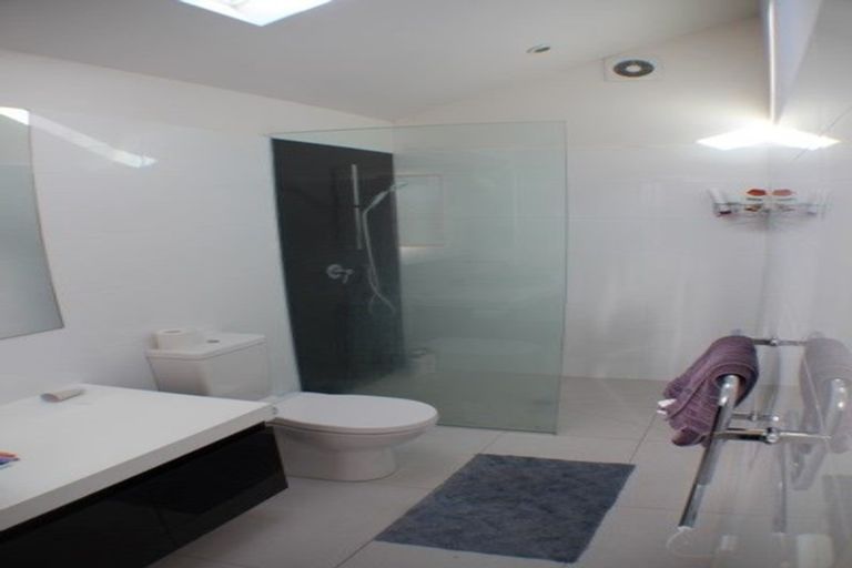 Photo of property in 13a Porritt Avenue, Mount Victoria, Wellington, 6011