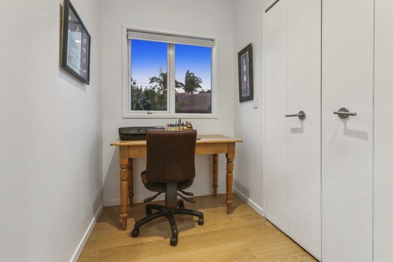 Photo of property in 16 Waipuia Place, Greenhithe, Auckland, 0632