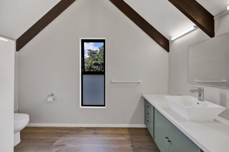 Photo of property in 288e Mangorei Road, Merrilands, New Plymouth, 4312