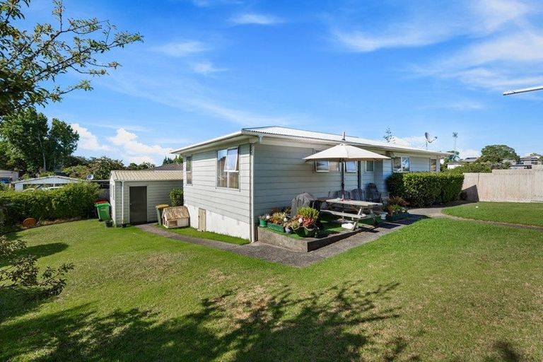 Photo of property in 27 Clyma Place, Massey, Auckland, 0614