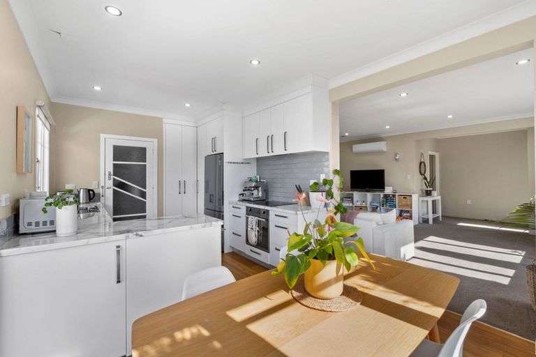 Photo of property in 157 Mangorei Road, Merrilands, New Plymouth, 4312