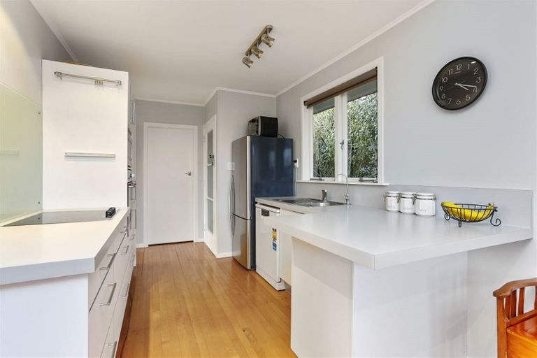 Photo of property in 1/2 Hughes Terrace, Te Atatu Peninsula, Auckland, 0610