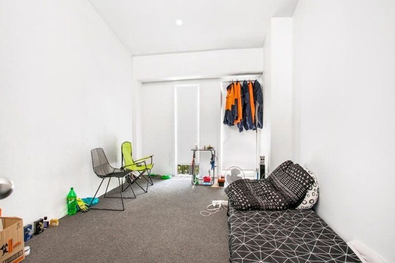 Photo of property in 10 Captain Scott Road, Glen Eden, Auckland, 0602