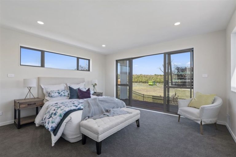 Photo of property in 22 Longshore Drive, Long Bay, Auckland, 0630