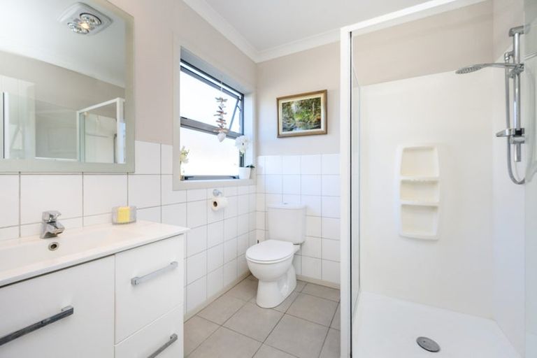 Photo of property in 99 Schnell Drive, Kelvin Grove, Palmerston North, 4414