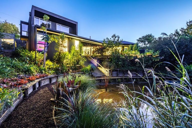 Photo of property in 118 Ngarara Road, Waikanae, 5036