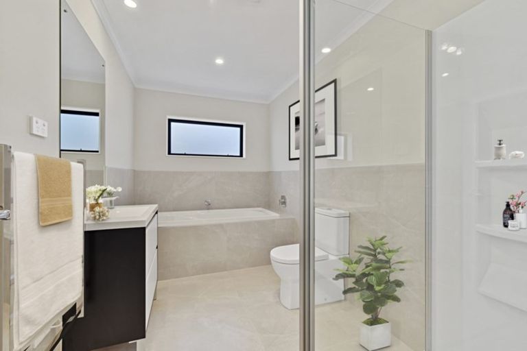 Photo of property in 4 Dragonfly Way, Massey, Auckland, 0614