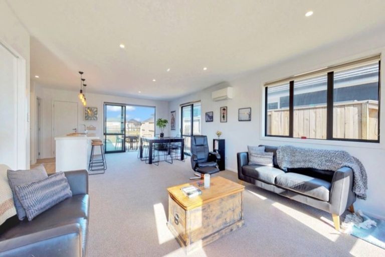 Photo of property in 38 Te Kio Crescent, Papamoa Beach, Papamoa, 3118