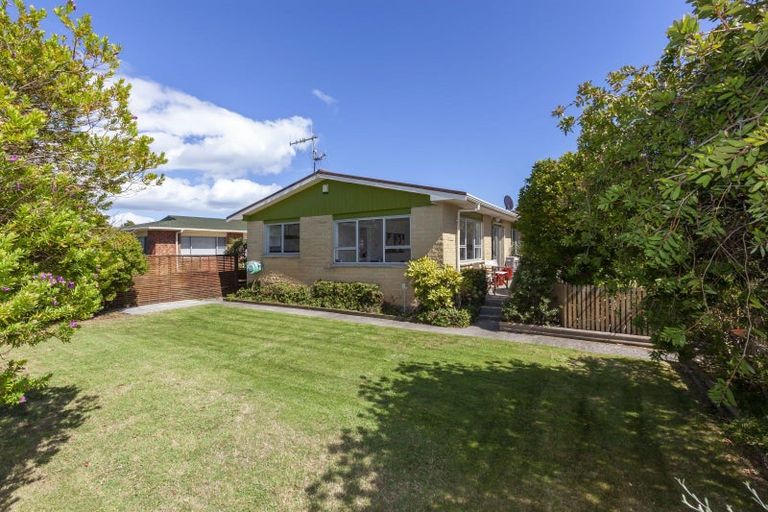 Photo of property in 6-6a Nola Avenue, Raumati Beach, Paraparaumu, 5032