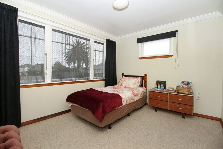 Photo of property in 15 Severn Terrace, Roslyn, Palmerston North, 4414