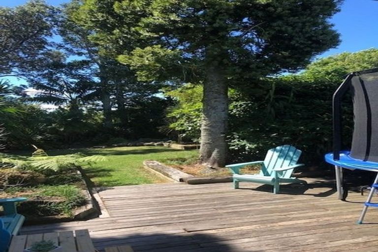 Photo of property in 10 Thelma Crescent, Torbay, Auckland, 0630