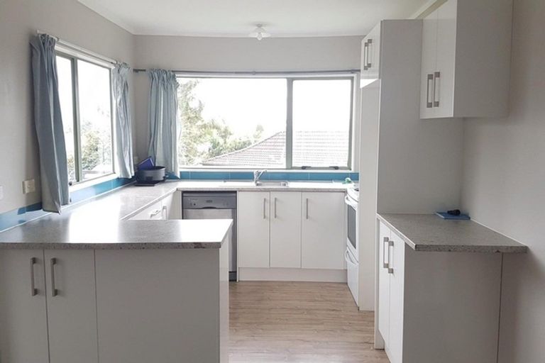 Photo of property in 2/24 Mcquarrie Avenue, Wattle Downs, Auckland, 2103