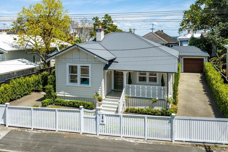 Photo of property in 58 Princes Street, Northcote Point, Auckland, 0627