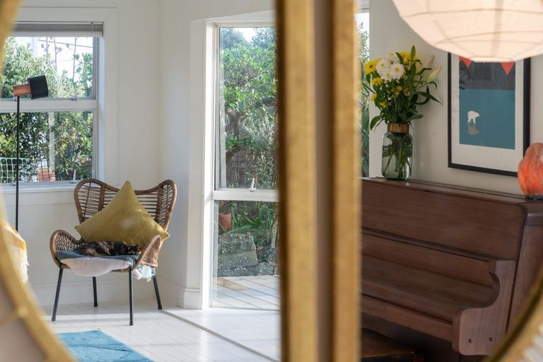 Photo of property in 22 Aperahama Street, Paekakariki, 5034