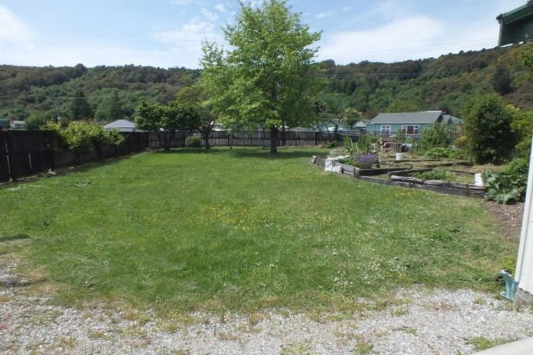 Photo of property in 83 Dick Street, Reefton, 7830