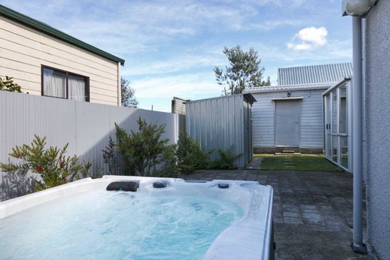 Photo of property in 45c Ferry Road, Clive, 4102