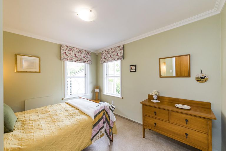 Photo of property in 26 Saint Albans Avenue, Hokowhitu, Palmerston North, 4410