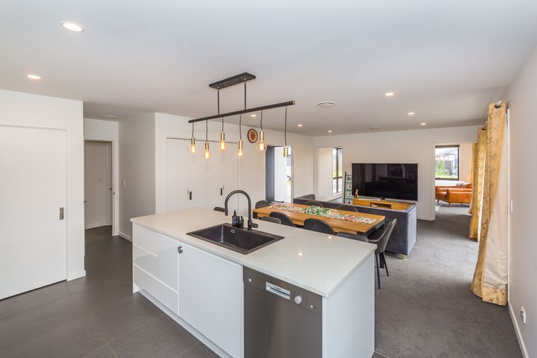 Photo of property in 4 Katrine Drive, Marshland, Christchurch, 8083