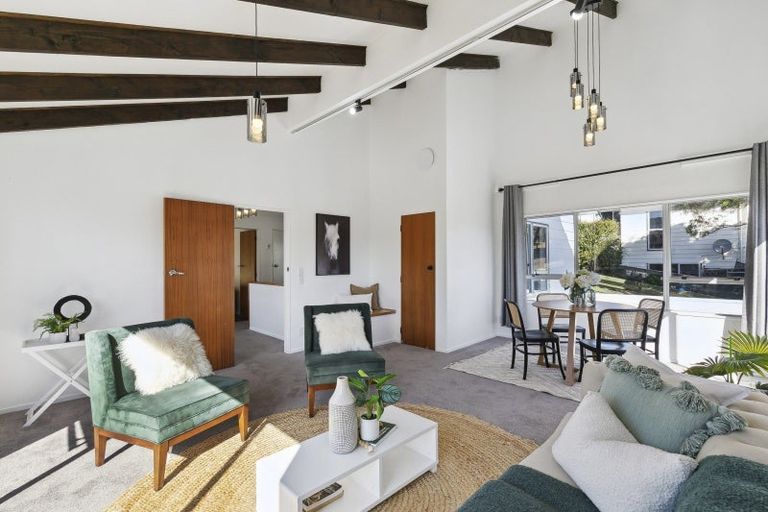 Photo of property in 7 Guadeloupe Crescent, Grenada Village, Wellington, 6037