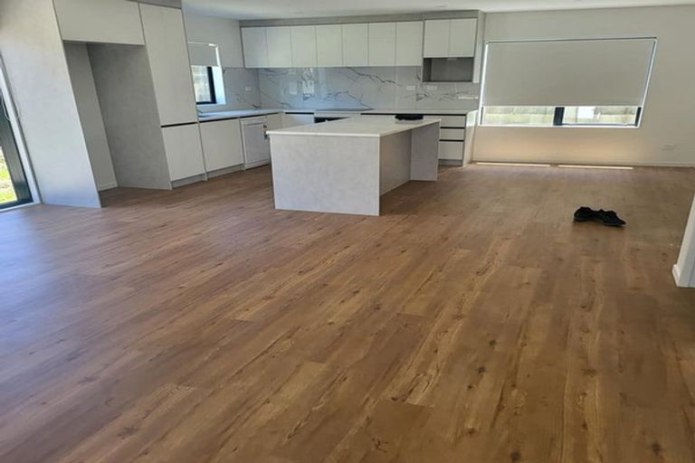 Photo of property in 3c Woodside Road, Massey, Auckland, 0614