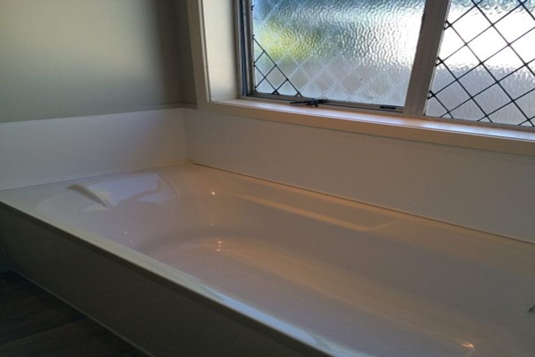 Photo of property in 72 Ridge Road, Howick, Auckland, 2014