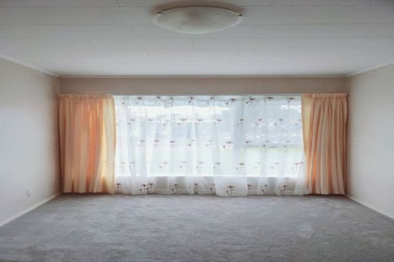 Photo of property in 1/36 Blacklock Avenue, Henderson, Auckland, 0612