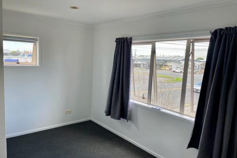Photo of property in 1/4 Keeling Road, Henderson, Auckland, 0612