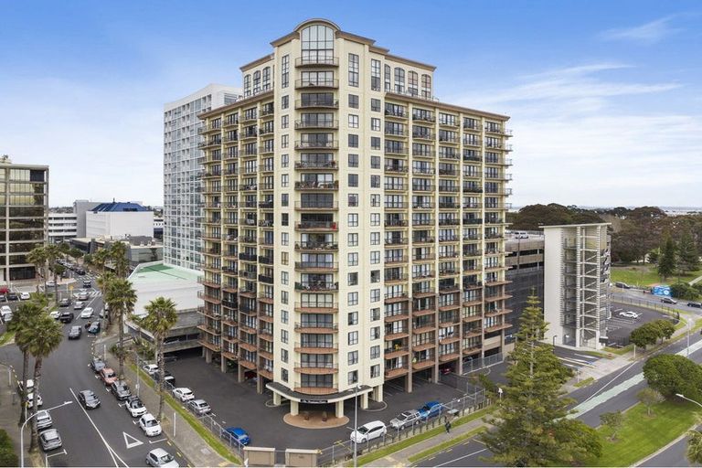 Photo of property in The Rennaissance, 4d/18 Ronwood Avenue, Manukau, Auckland, 2104