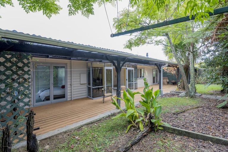 Photo of property in 3 Highbury Drive, Levin, 5510