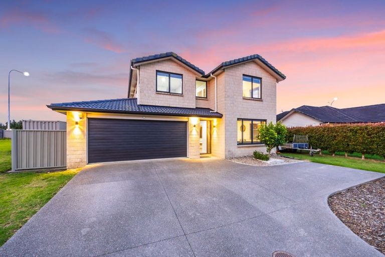 Photo of property in 22 Erceg Way, Rosehill, Papakura, 2113