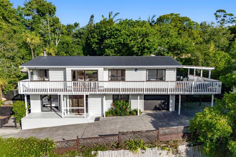 Photo of property in 14 Awaruku Road, Torbay, Auckland, 0630