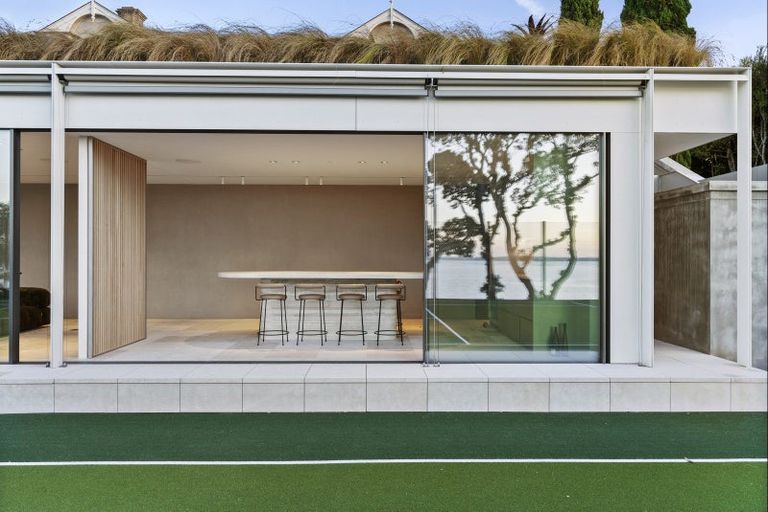 Photo of property in 27 Marine Parade, Herne Bay, Auckland, 1011