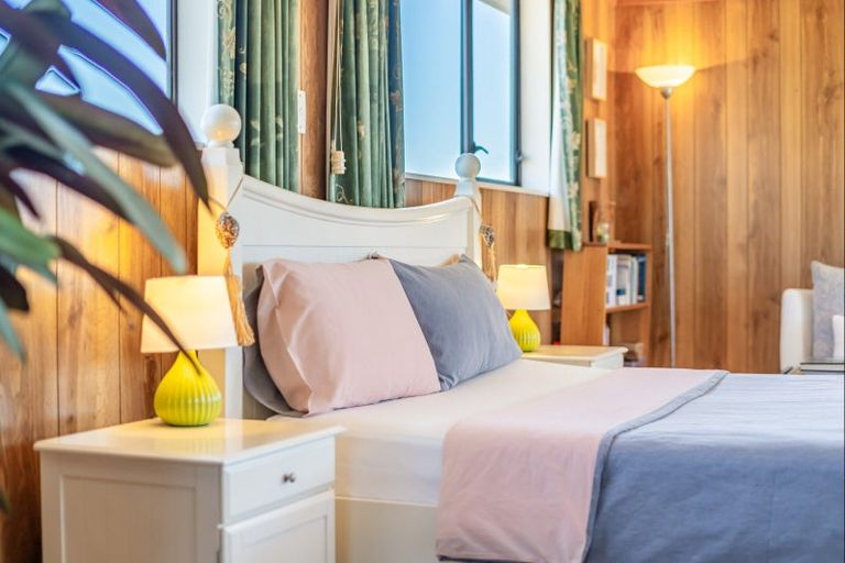 Photo of property in 28 Taupo Crescent, Plimmerton, Porirua, 5026