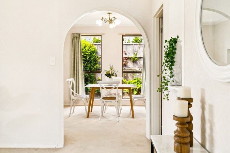 Photo of property in 8a Beauchamp Street, Karori, Wellington, 6012