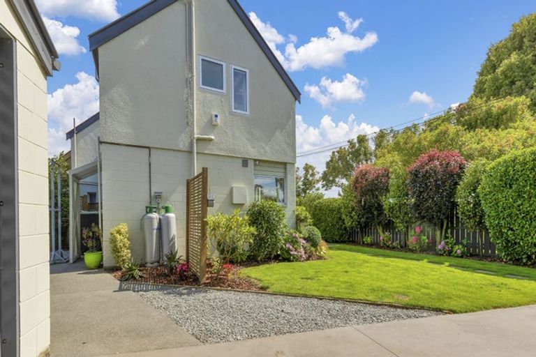 Photo of property in 107 Windermere Road, Papanui, Christchurch, 8053