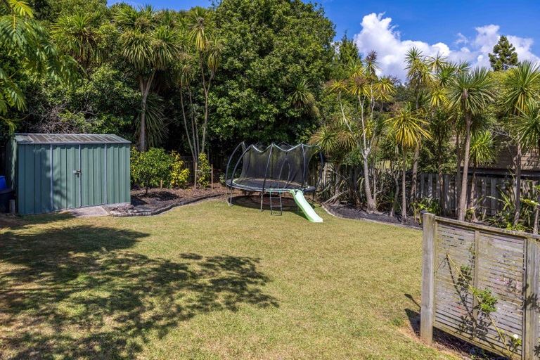 Photo of property in 60 Gatman Street, Birkdale, Auckland, 0626