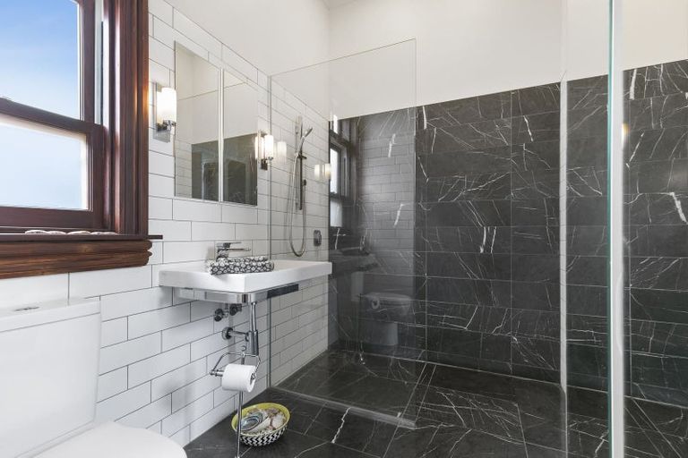 Photo of property in 18 Mitchell Street, Brooklyn, Wellington, 6021