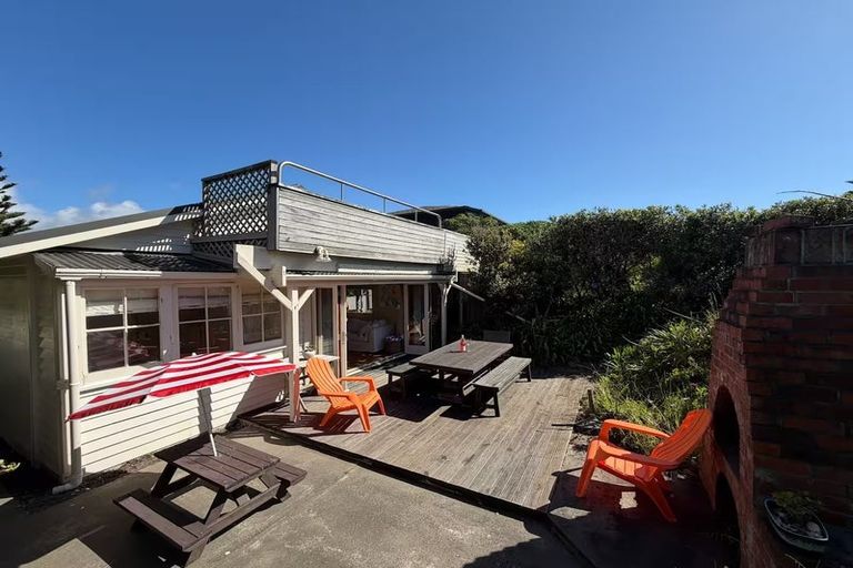 Photo of property in 59 Tutere Street, Waikanae Beach, Waikanae, 5036