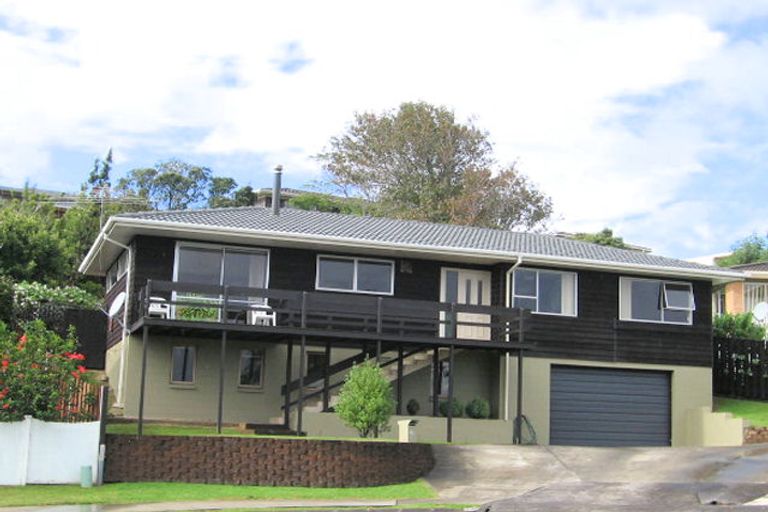 Photo of property in 14 Addis Place, Shelly Park, Auckland, 2014
