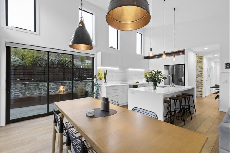 Photo of property in 3 Mcqueen Place, Arthurs Point, Queenstown, 9371