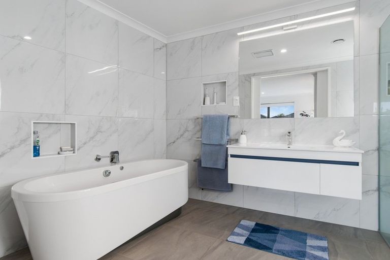 Photo of property in 10 Edmondson Lane, Omokoroa, 3114