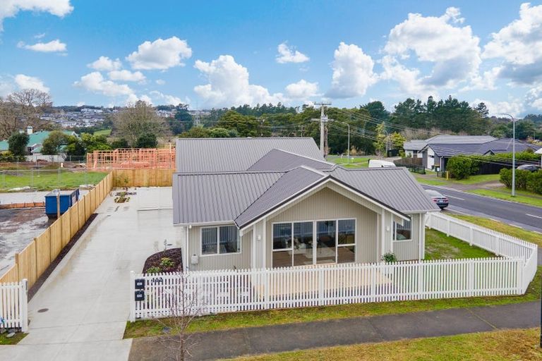 Photo of property in 112 Matua Road, Huapai, Kumeu, 0810