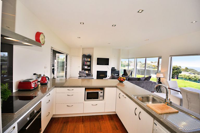 Photo of property in 22 Wonderview Road, Leigh, 0985