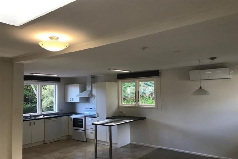 Photo of property in 514 West Coast Road, Oratia, Auckland, 0604