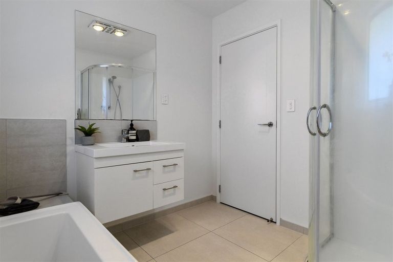 Photo of property in 42 Te Kio Crescent, Papamoa Beach, Papamoa, 3118