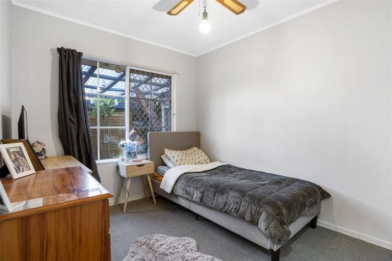 Photo of property in 47 Harmel Road, Glendene, Auckland, 0602